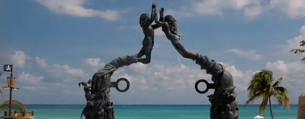 el portal maya en playa del carmen
