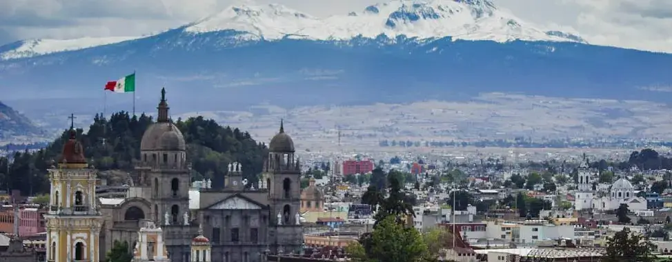 vista aérea de la catedral y nevado de toluca